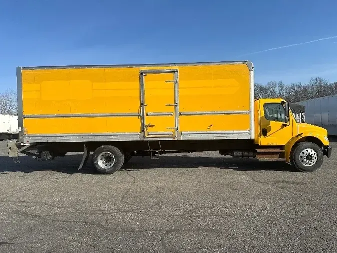 2018 Freightliner M2