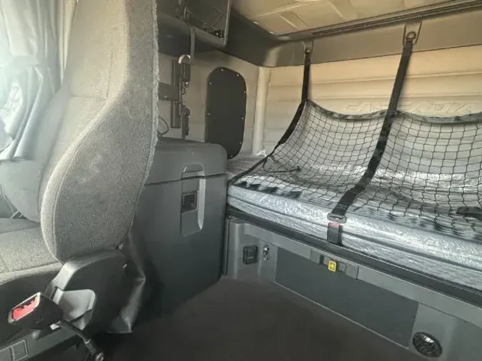 2019 Freightliner Cascadia 126d6019711e6c80c4b3b920762b6422ff8