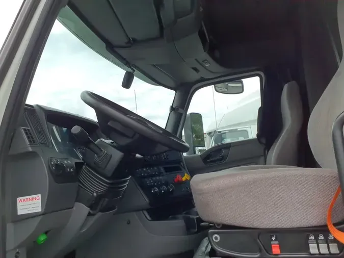 2019 NAVISTAR INTERNATIONAL LT625 SLPR CAB
