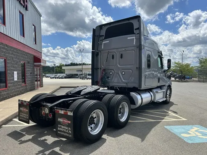 2022 Freightliner Cascadia 126