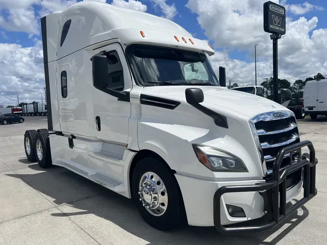 2019 FREIGHTLINER CASCADIA 126