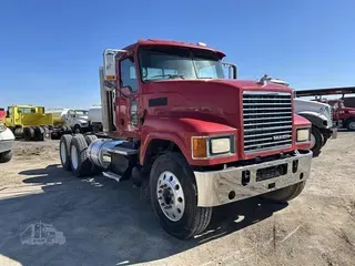 2012 MACK PINNACLE CHU613