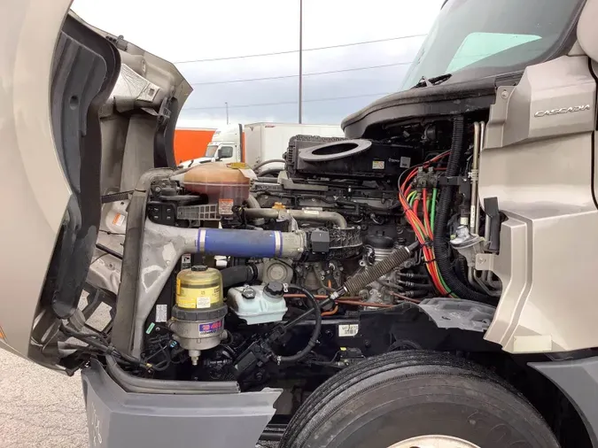2021 Freightliner Cascadia 126