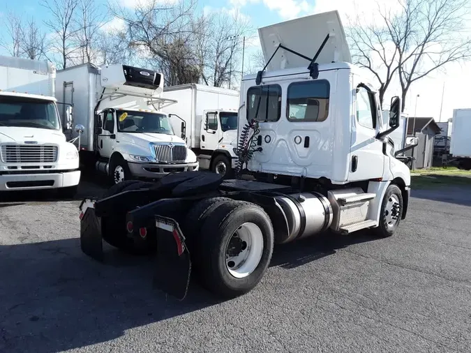2022 FREIGHTLINER/MERCEDES CASCADIA PX12642ST