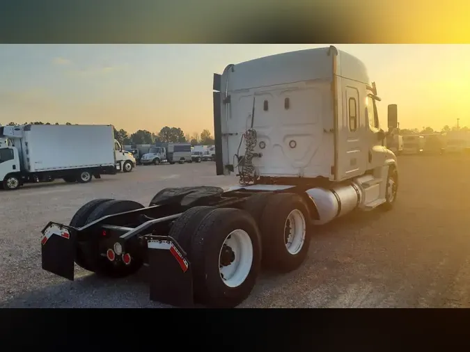 2020 FREIGHTLINER/MERCEDES CASCADIA 125