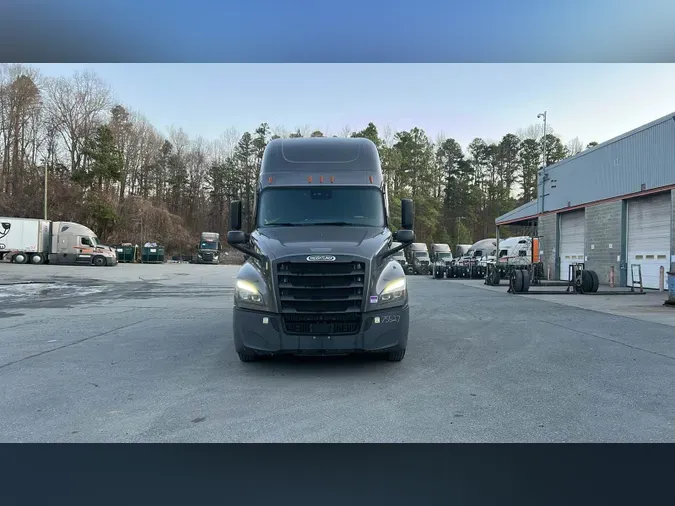 2023 Freightliner Cascadia 126d6252ff27cb247b8144f870c10bb7aa9