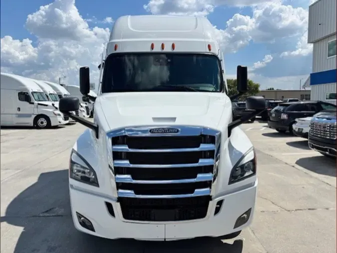 2022 Freightliner Cascadia 126