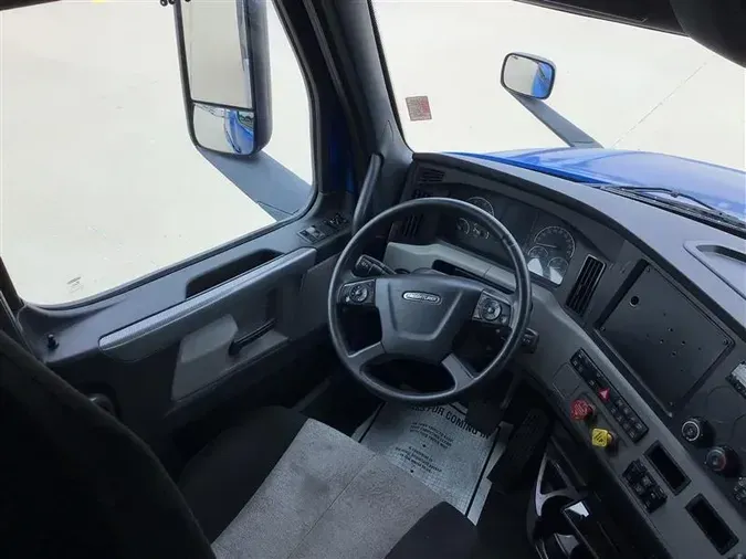 2020 FREIGHTLINER CASCADEVO1