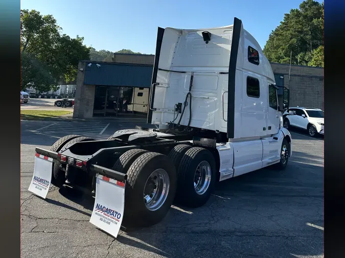 2022 VOLVO VNL64T860