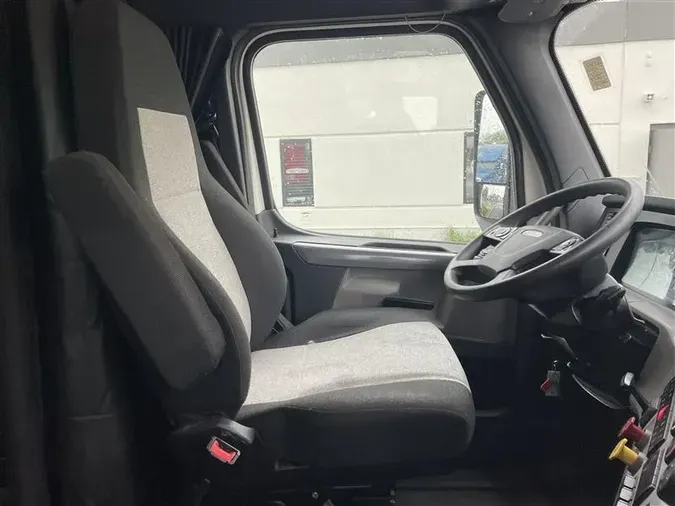 2020 FREIGHTLINER CA126