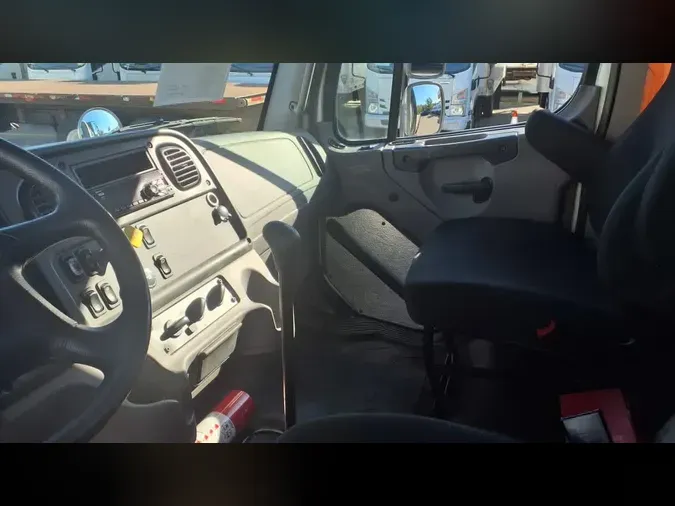 2019 FREIGHTLINER/MERCEDES M2 106