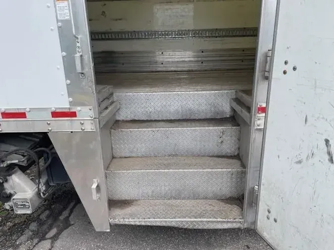 2020 Peterbilt 337