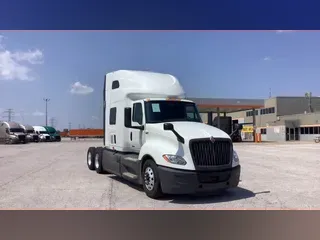 2022 International LT