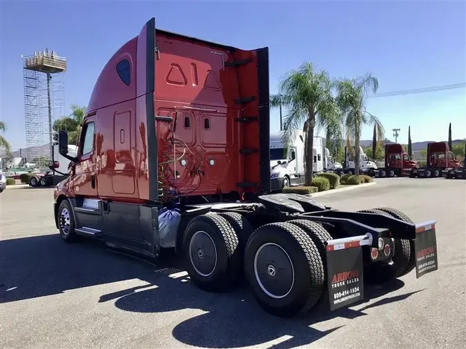 2020 FREIGHTLINER CA126