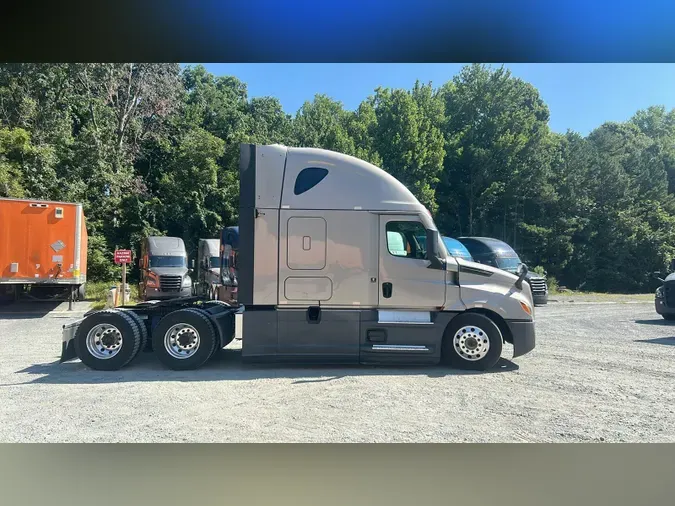 2023 Freightliner Cascadia 126d636d9f3db310322695e1272d858589f