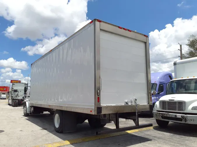 2015 FREIGHTLINER/MERCEDES M2 106