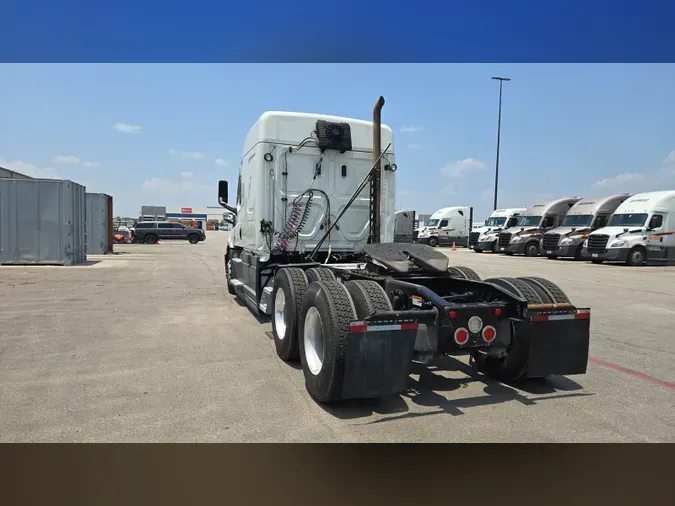 2022 Freightliner Cascadia 126