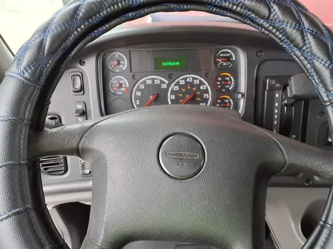 2018 FREIGHTLINER M2 106