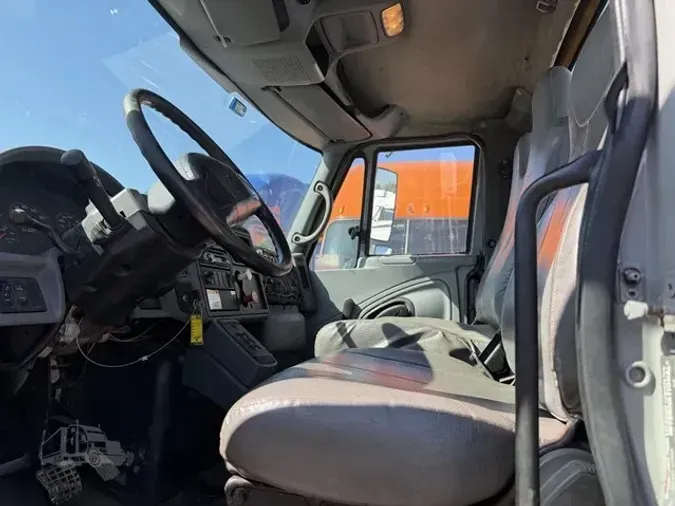 2004 INTERNATIONAL DURASTAR 4300