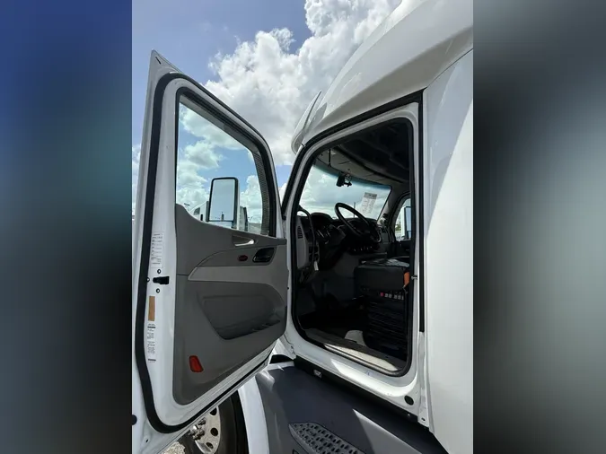 2020 Peterbilt 579