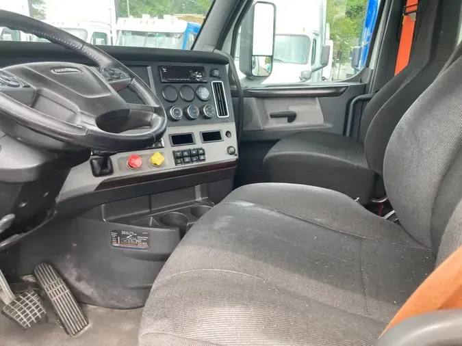 2019 FREIGHTLINER NEW CASCADIA 126