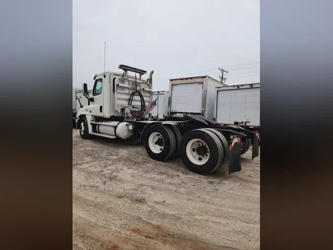 2016 FREIGHTLINER/MERCEDES CASCADIA 125