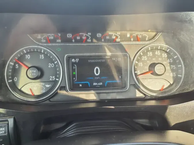 2019 NAVISTAR INTERNATIONAL LT625 DAYCAB T/A