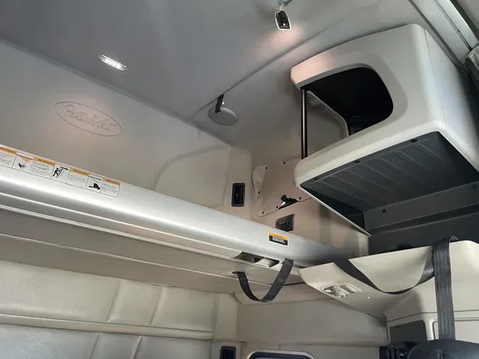 2020 Peterbilt 579