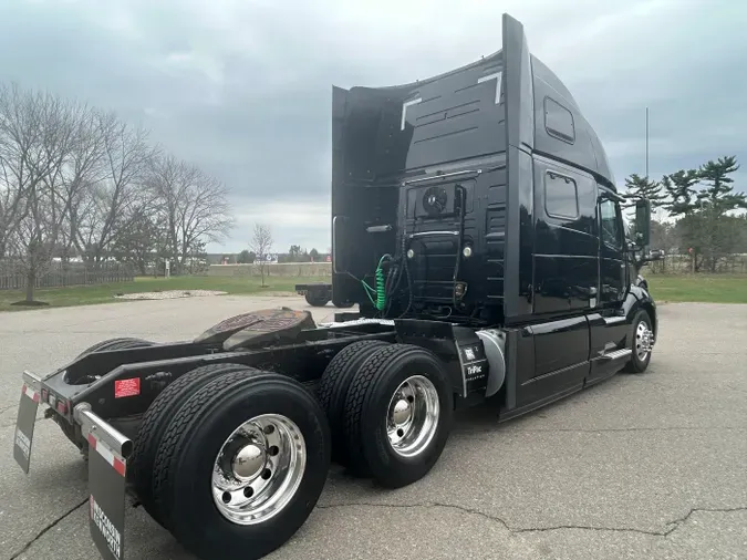 2021 Volvo VNL 860