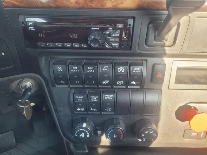 2021 International LT625