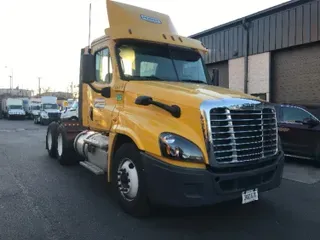 2018 Freightliner X12564ST