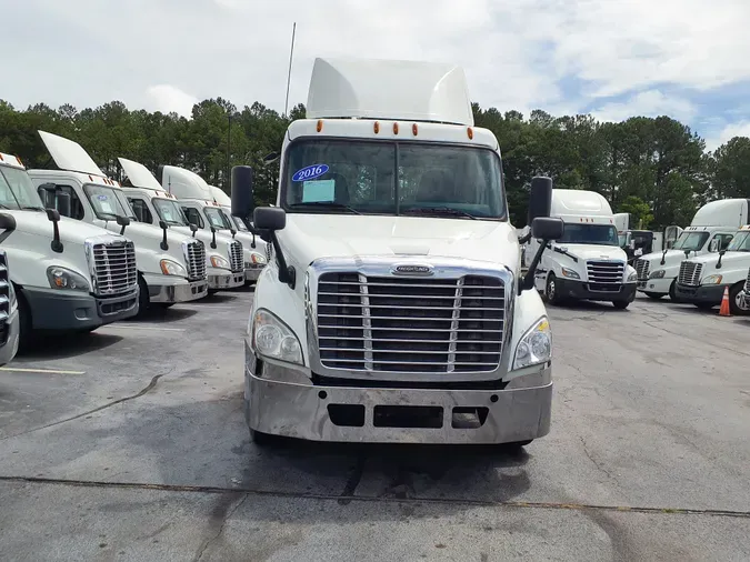 2016 FREIGHTLINER/MERCEDES CASCADIA 113