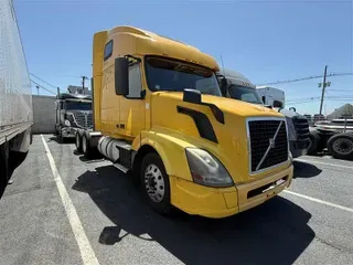 2016 VOLVO VNL670