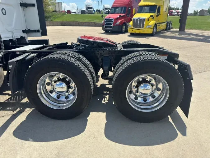 2022 FREIGHTLINER Cascadia 126