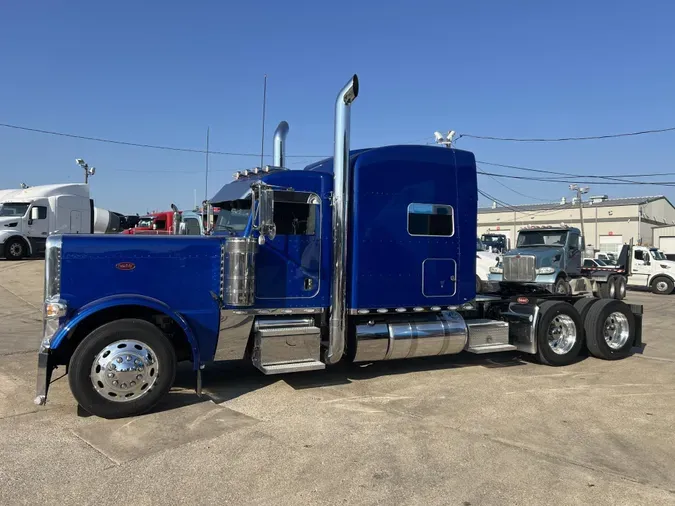 2023 Peterbilt 389