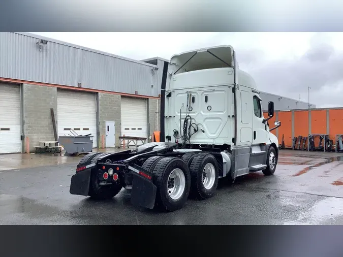 2019 Freightliner Cascadia 126