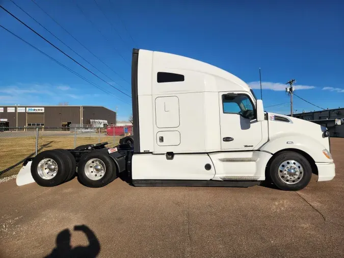 2022 Kenworth T680d6596825796166815e12c5749054f67b