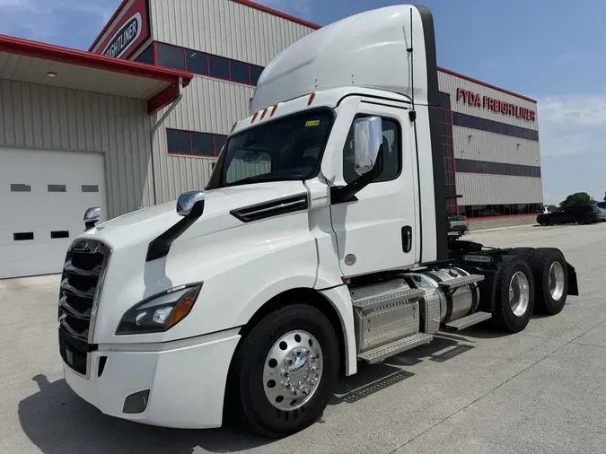 2024 Freightliner Cascadia&reg; Fifth Generation Day Cab 126" BBCd65b5a12d6d506fd5788065889b6ef9e