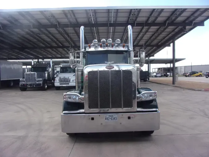2022 Peterbilt 389d65c14a6e0848d5a1db10bc199cc5a9c