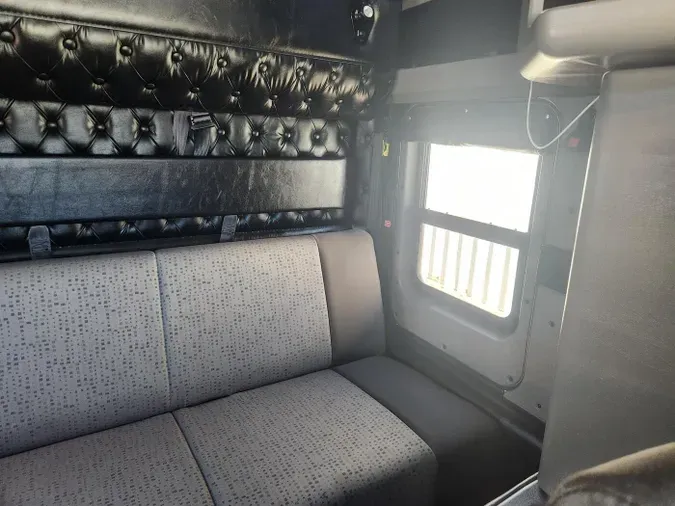 2021 Kenworth W900L