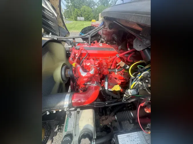 2019 FREIGHTLINER M2 106
