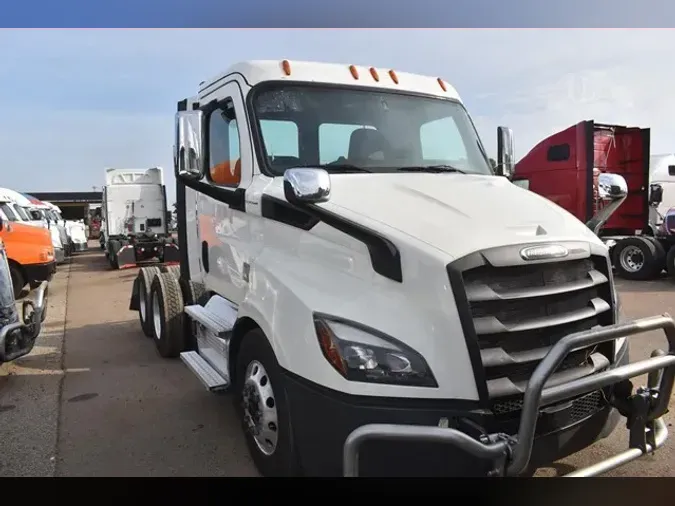 2020 FREIGHTLINER CASCADIA 116