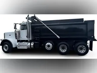 2020 Peterbilt 389