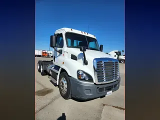 2018 FREIGHTLINER/MERCEDES CASCADIA 113