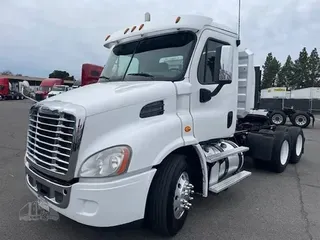 2016 FREIGHTLINER CASCADIA 113