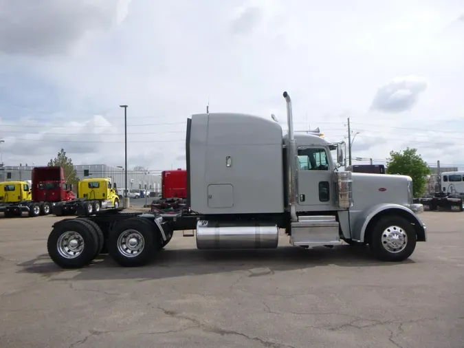 2020 Peterbilt 389