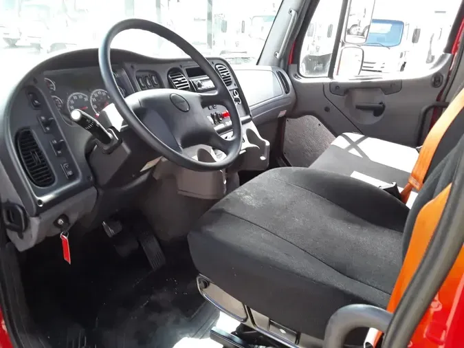 2020 FREIGHTLINER M2 106