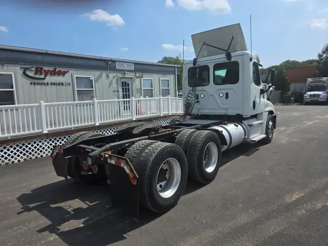 2020 FREIGHTLINER/MERCEDES CASCADIA 125d665bdfe8015e66a36f03f4d3dd46283
