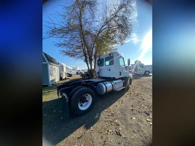 2020 FREIGHTLINER/MERCEDES NEW CASCADIA 116
