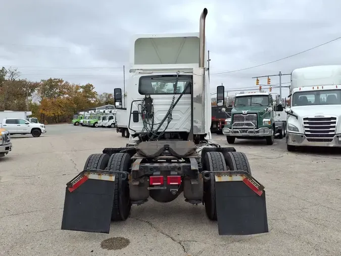 2021 NAVISTAR INTERNATIONAL LT625 DAYCAB S/A